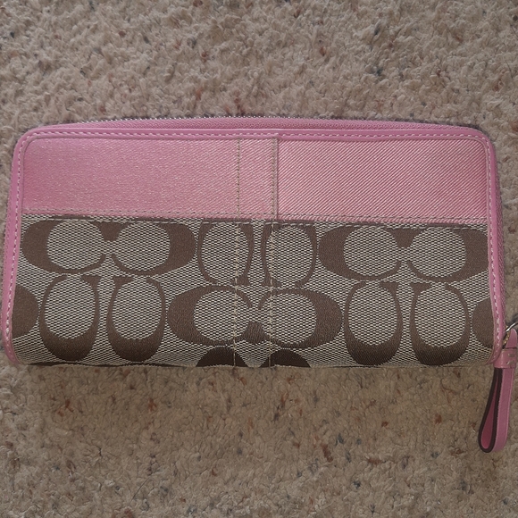 Coach Wallet - Picture 5 of 8